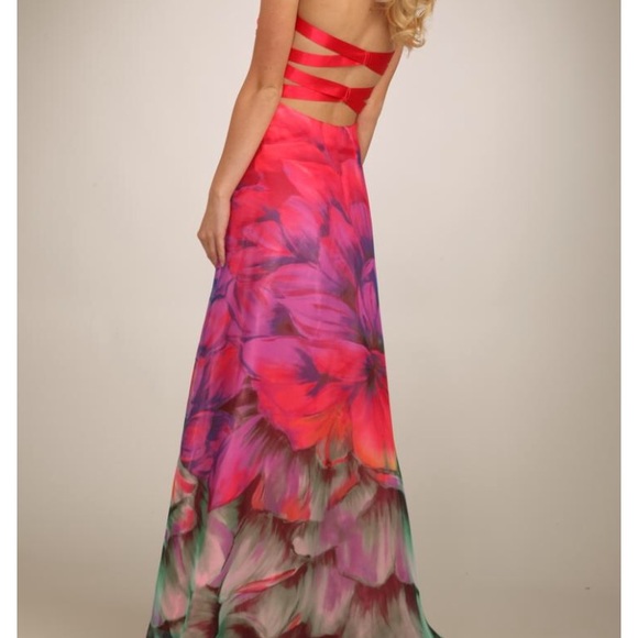 Beautiful chiffon dress - Picture 2 of 4